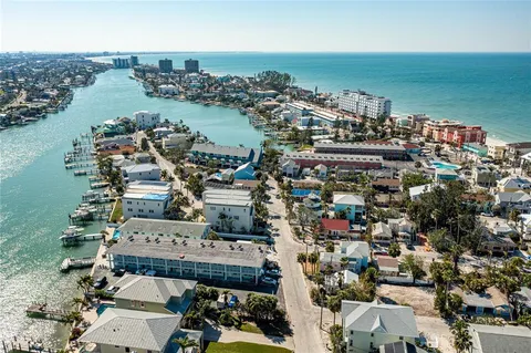 $999,000 | 134 86th Avenue, Treasure Island, FL 33706