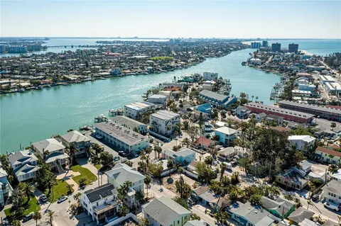 $999,000 | 134 86th Avenue, Treasure Island, FL 33706