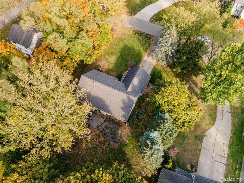2626 Hickory Lawn Road Rochester Hills, MI 48307 - Photo 40 of 44