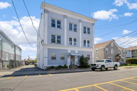 $2,000 | 117 Mechanic Street, Unit 3, Boonton, NJ 07005