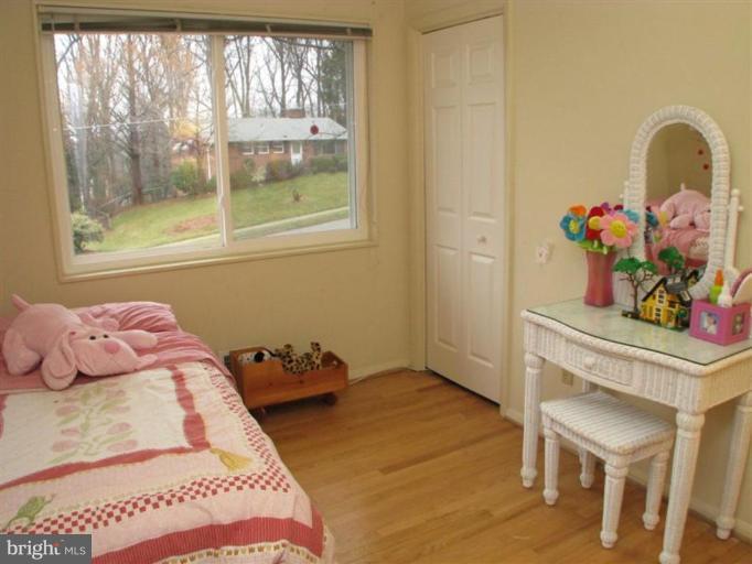 7609 Hamlet Street Springfield, VA 22151 - Photo 11 of 28 Bedroom #3