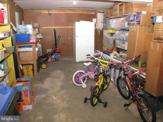 7609 Hamlet Street Springfield, VA 22151 - Photo 19 of 28 Garage 1
