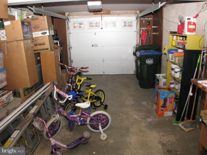 7609 Hamlet Street Springfield, VA 22151 - Photo 20 of 28 Garage 2