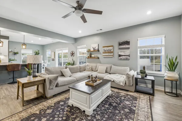 $459,999 | 3037 Persimmon Street, Columbia, TN 38401