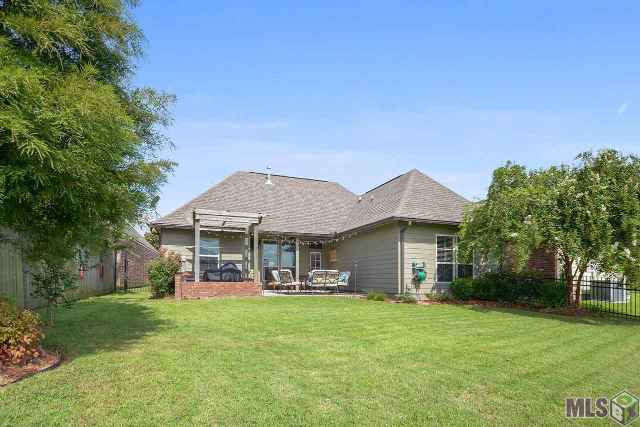 10430 Hill Pointe Avenue Baton Rouge, LA 70810 - Photo 17 of 18 View from Yard of House and Patio