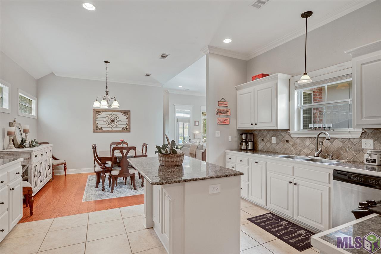 Large Kitchen with Granite Island