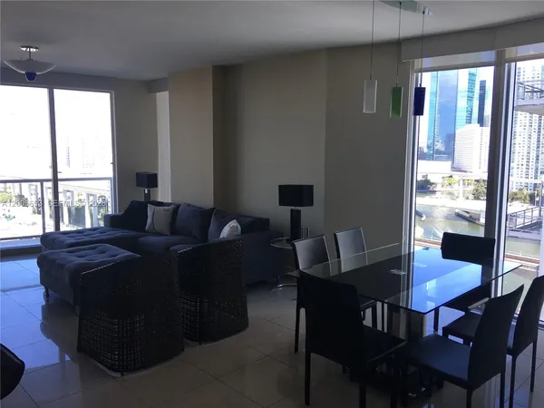 $5,100 | 185 Southwest 7th Street, Unit 1511, Miami, FL 33130