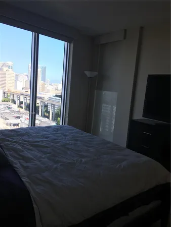 $5,100 | 185 Southwest 7th Street, Unit 1511, Miami, FL 33130