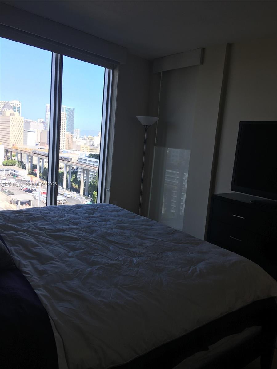 185 Southwest 7th Street, Unit 1511 Miami, FL 33130 - Photo 8 of 21