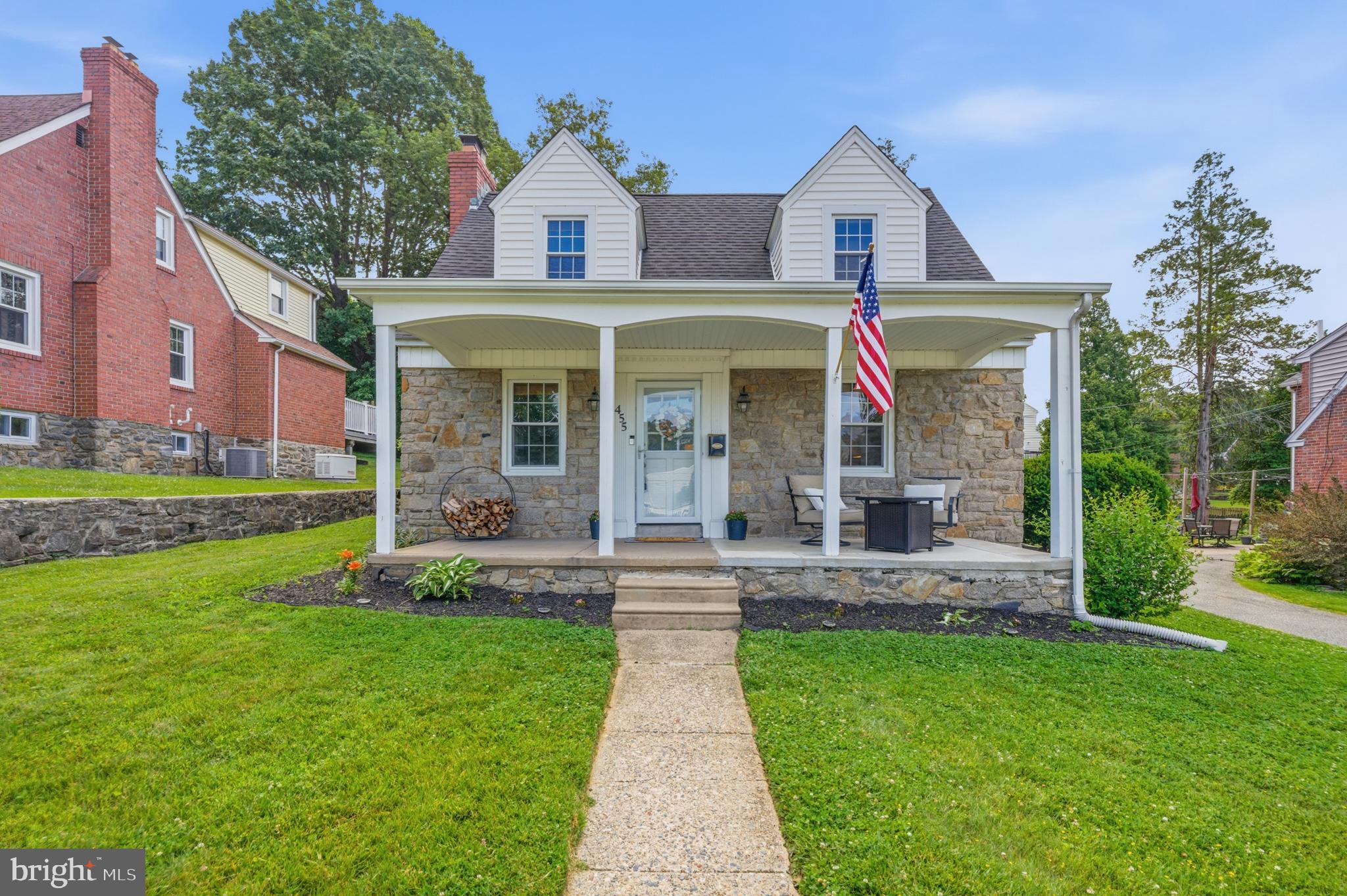 455 Glendale Circle Springfield, PA 19064 - Photo 2 of 30