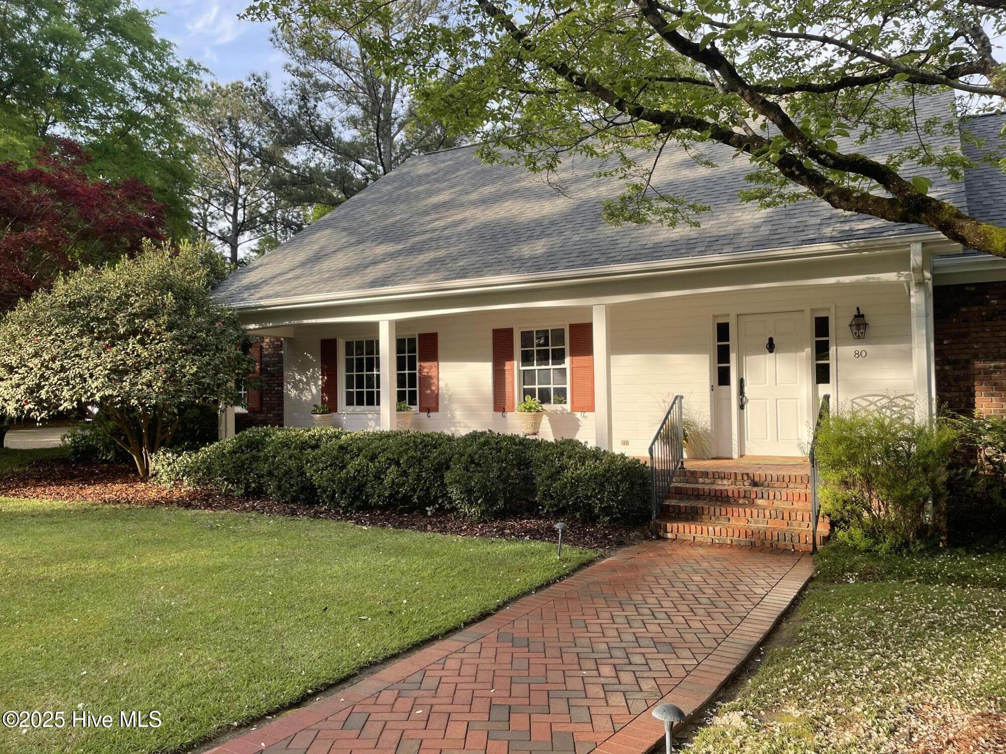 80 Wilson Road Pinehurst, NC 28374 - Photo 7 of 74 Close up front entrance
