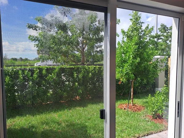 $2,700 | 408 Northeast 1st Avenue, Florida City, FL 33034