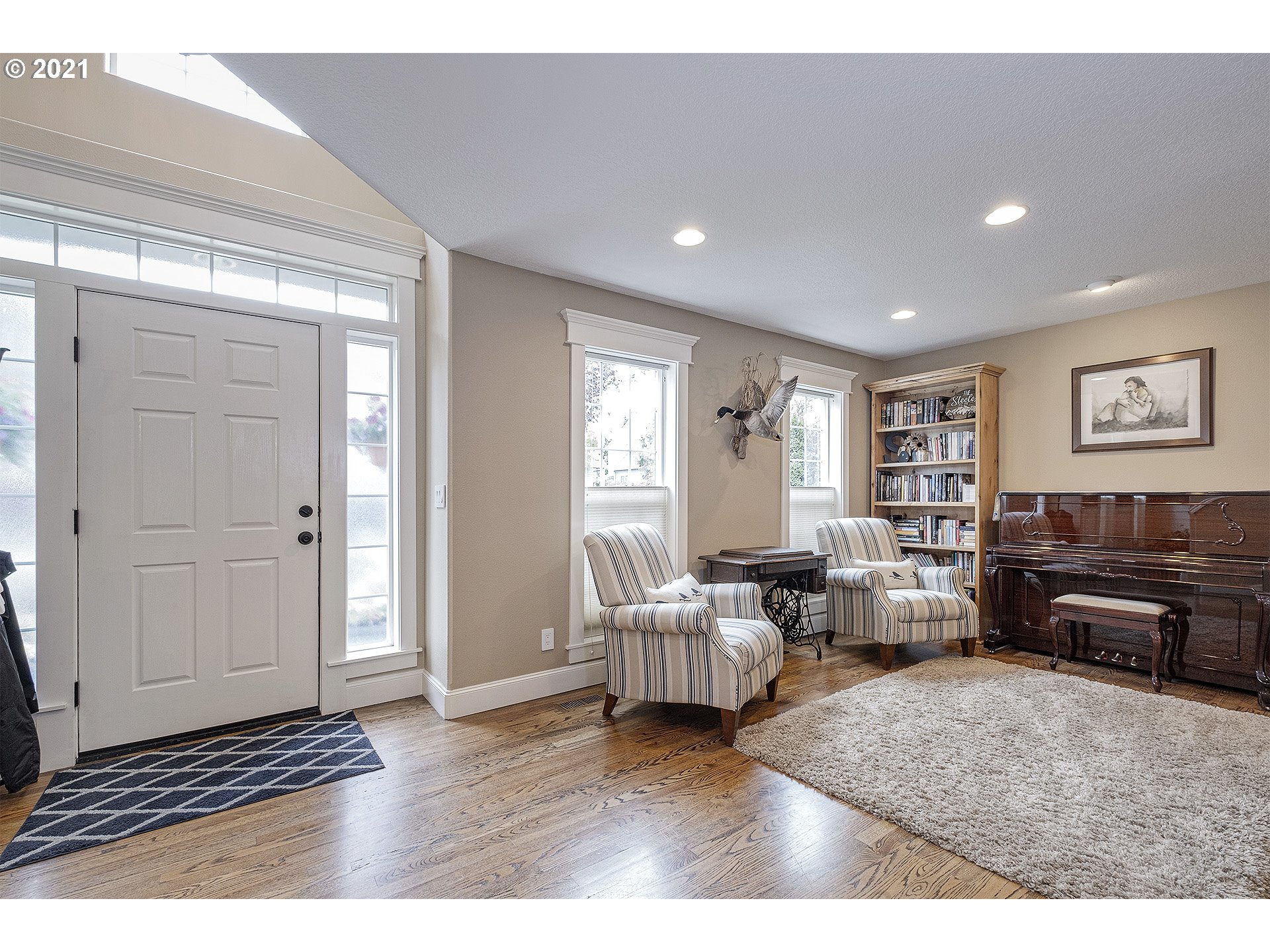 716 Roxe Drive Forest Grove, OR 97116 - Photo 5 of 32 a living room with furniture and a window