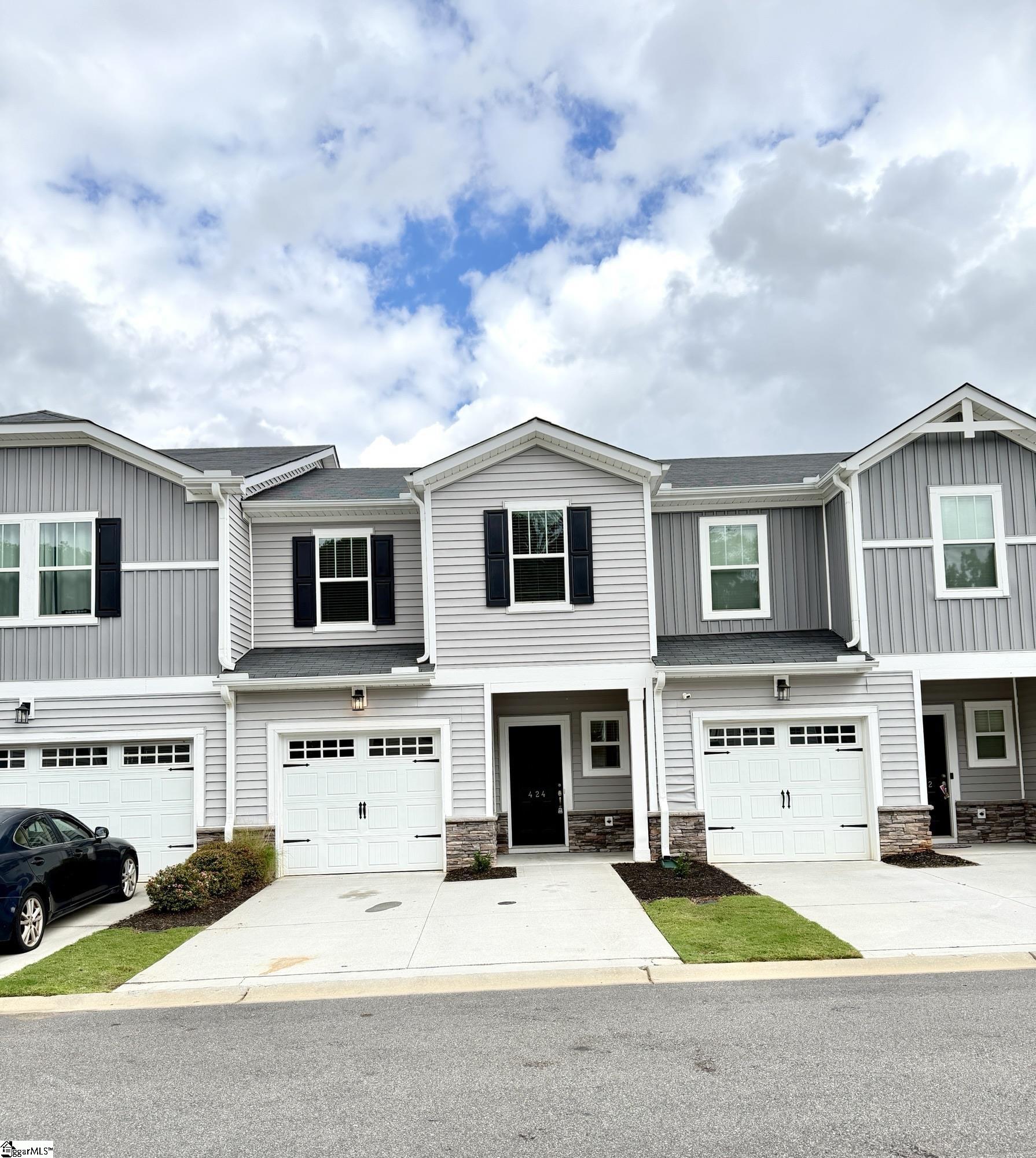 424 Windsinger Lane Greer, SC 29650 - Photo 2 of 26