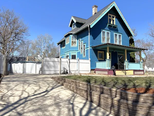 $239,900 | 121 North 5th Street, Montevideo, MN 56265
