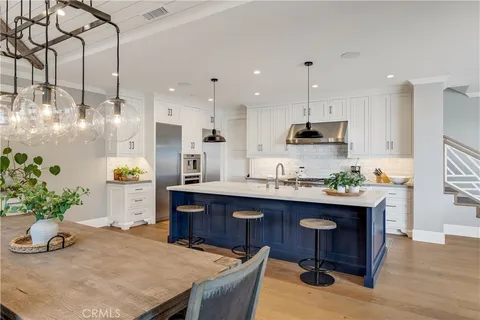 $3,249,000 | 715 2nd Street, Hermosa Beach, CA 90254
