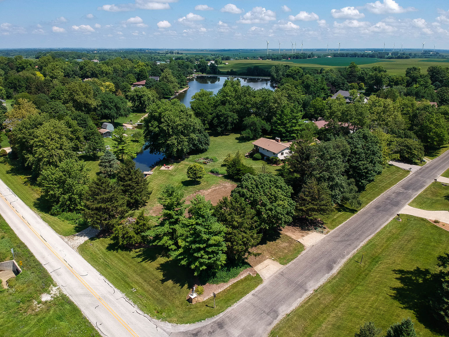 8264 Sunset Road Carlock, IL 61725 - Photo 1 of 29 Gallery Image 1