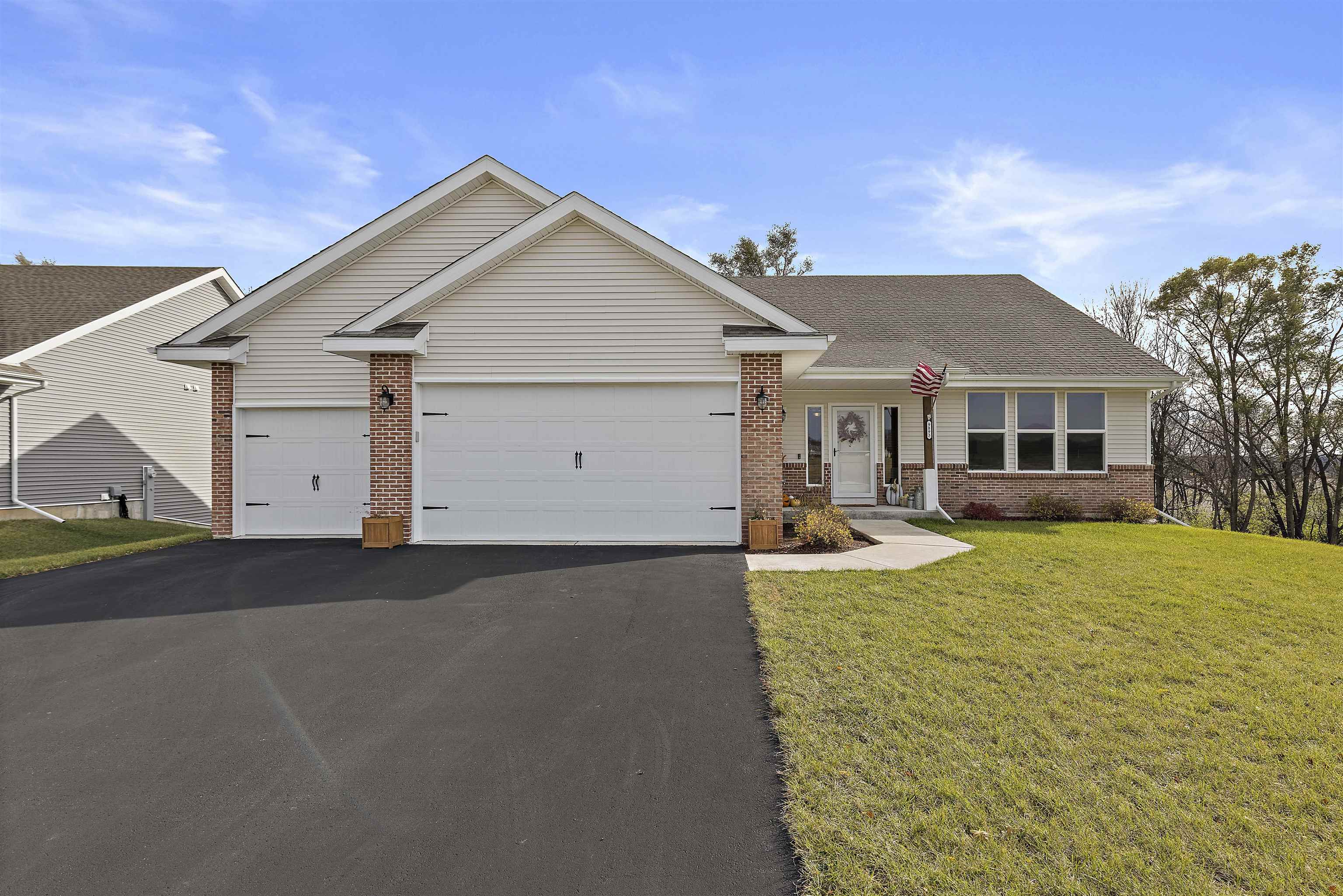 9893 Lismore Road Roscoe, IL 61073 - Photo 1 of 25 Gallery Image 1