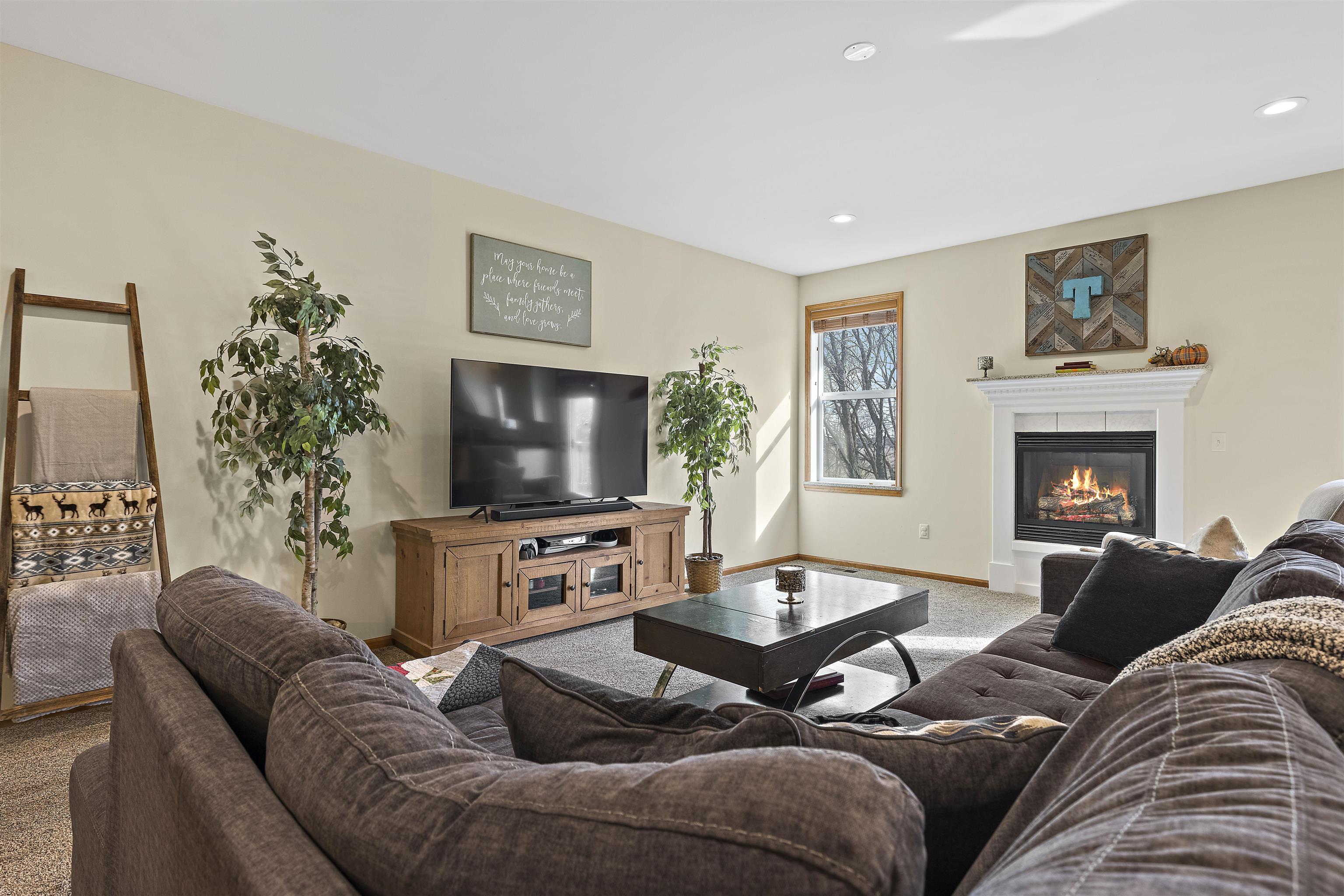 9893 Lismore Road Roscoe, IL 61073 - Photo 9 of 25 Gallery Image 9