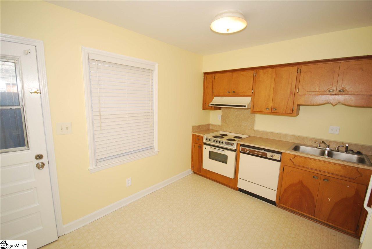 1440 Dover Road, Unit CONDO C Spartanburg, SC 29301 - Photo 7 of 21 Gallery Image 7