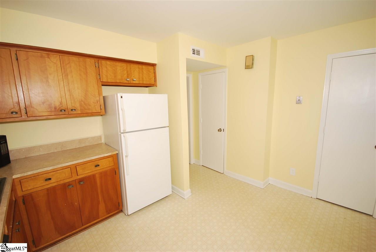 1440 Dover Road, Unit CONDO C Spartanburg, SC 29301 - Photo 8 of 21 Gallery Image 8
