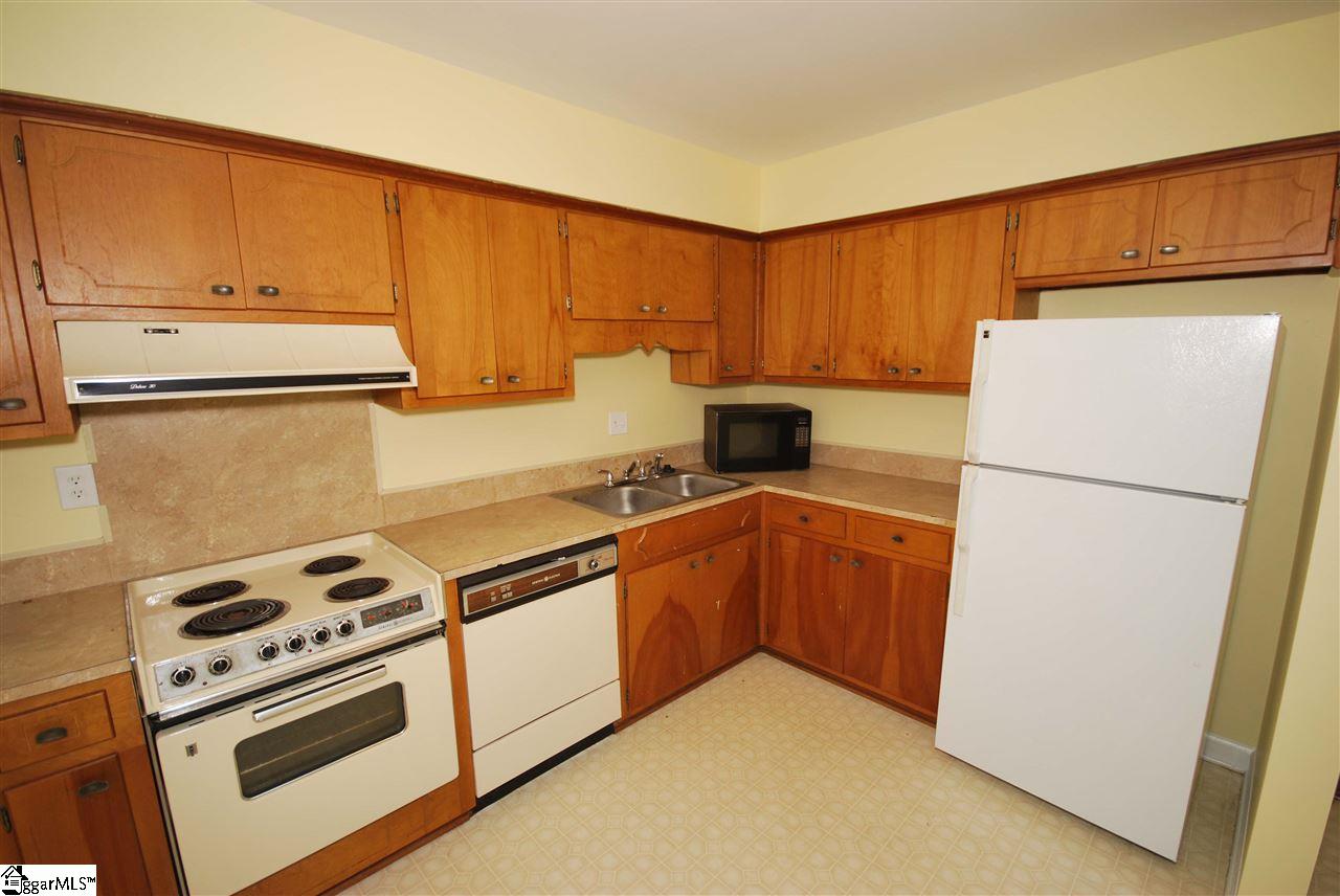 1440 Dover Road, Unit CONDO C Spartanburg, SC 29301 - Photo 9 of 21 Gallery Image 9