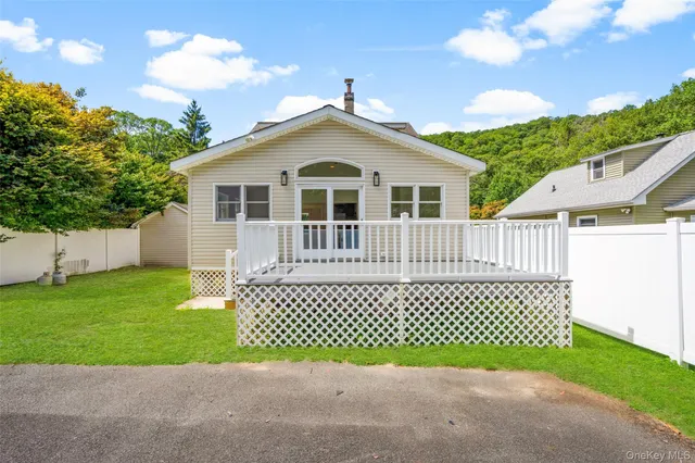 $699,000 | 324 Tuxedo Place, Hawthorne, NY 10532