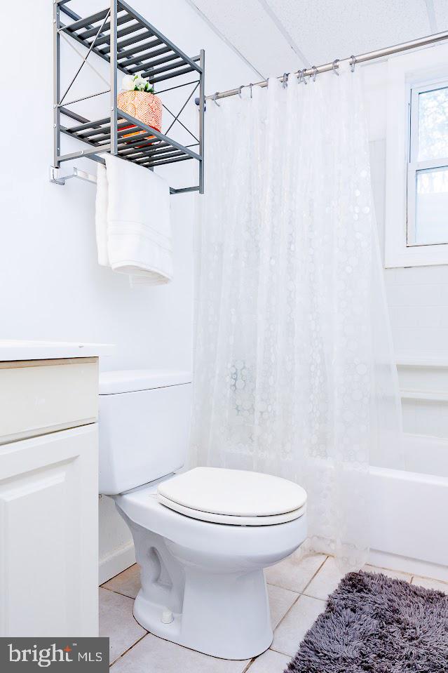 7286 Earlys Road Warrenton, VA 20187 - Photo 19 of 23 partial view of bathroom with tub/shower