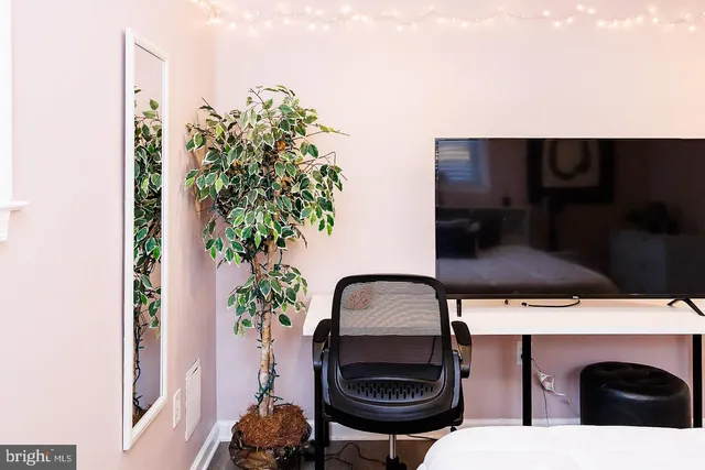 $2,300 | 7286 Earlys Road, Warrenton, VA 20187