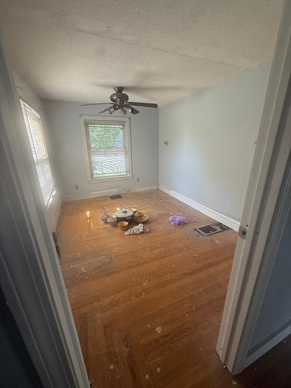 1481 Carew Street Springfield, MA 01104 - Photo 12 of 20