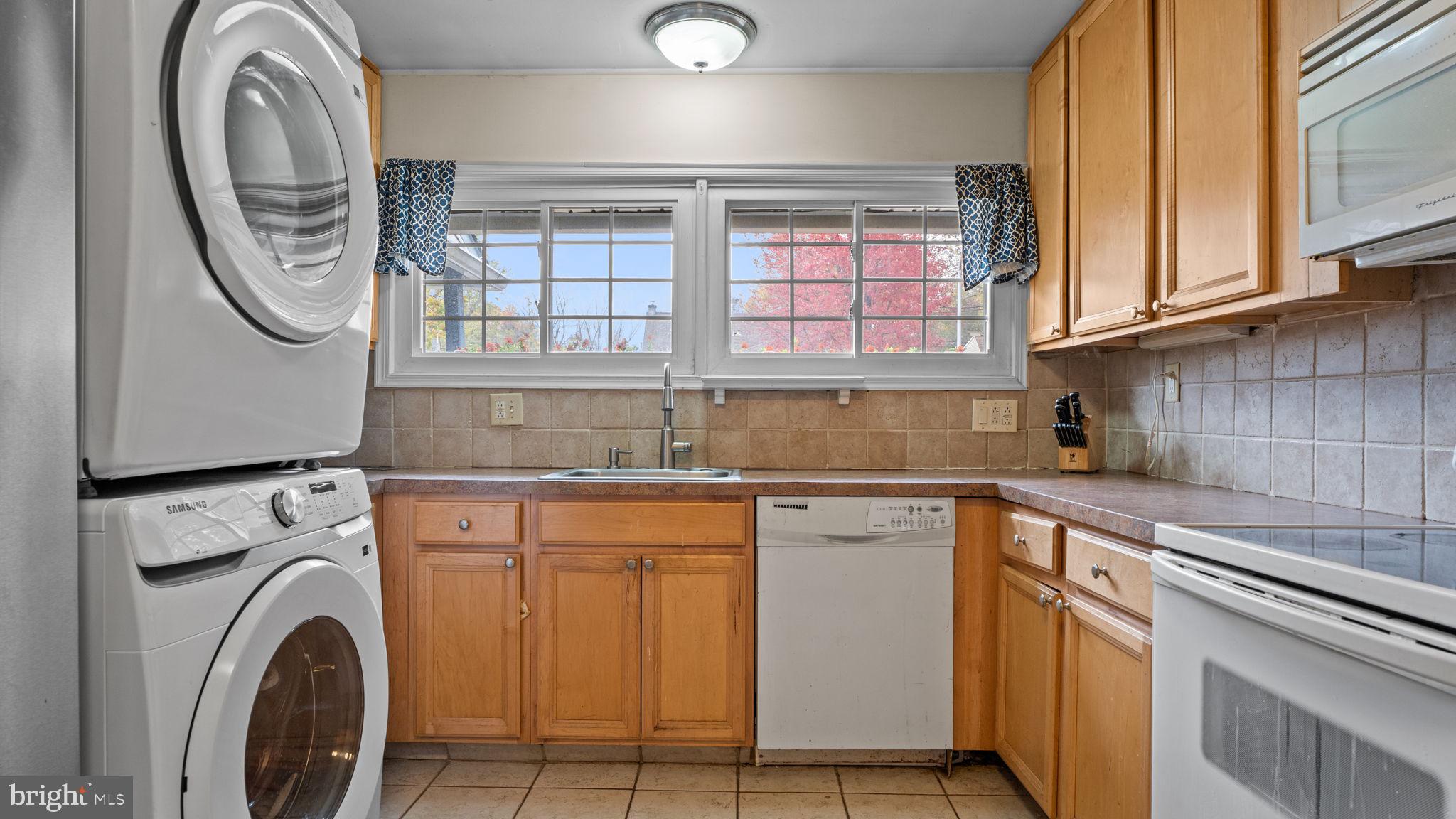 14 High Road Levittown, PA 19056 - Photo 13 of 33