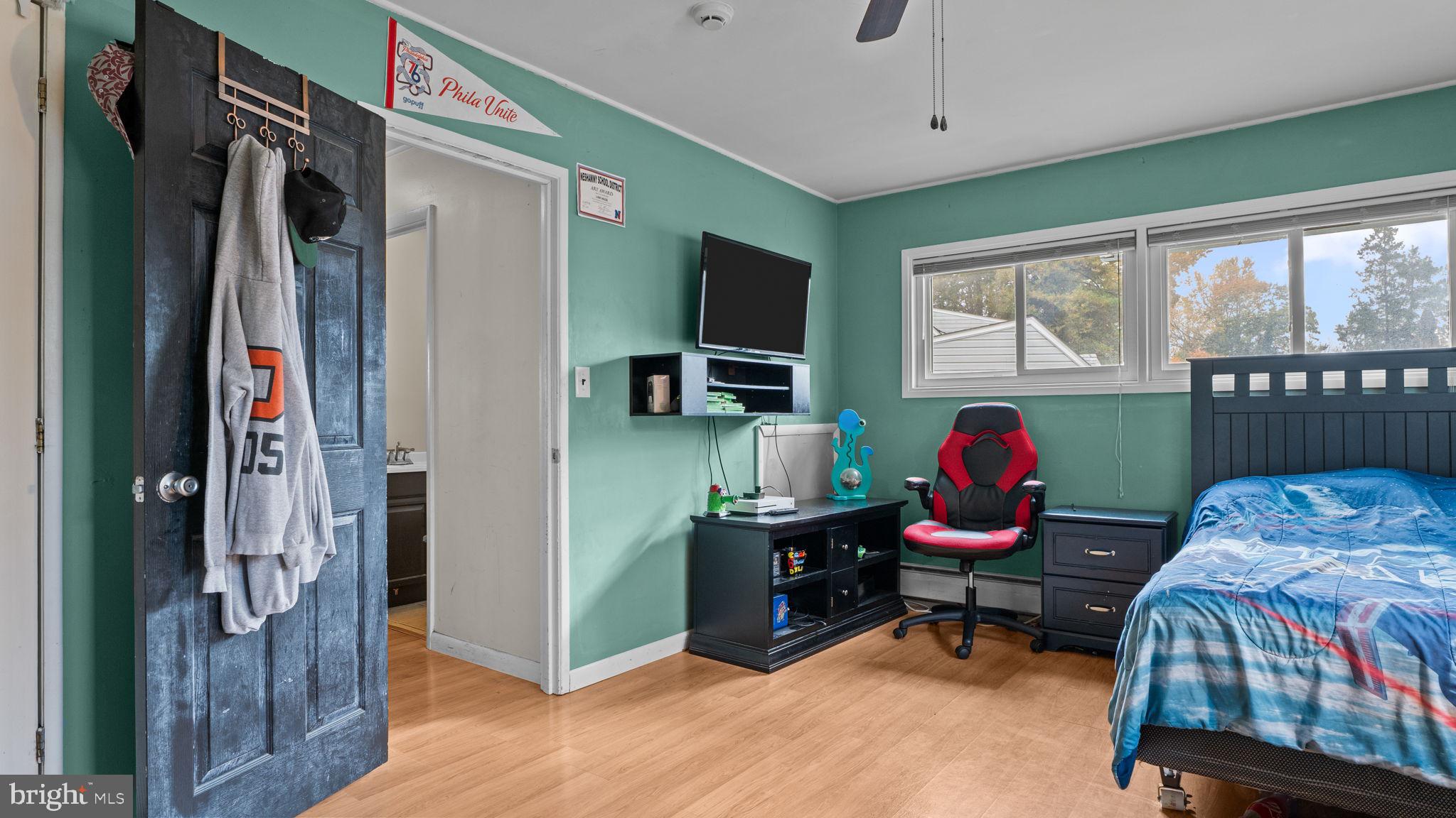 14 High Road Levittown, PA 19056 - Photo 23 of 33