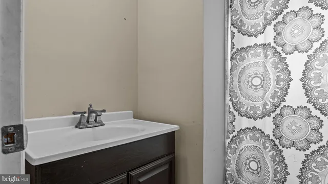 $375,000 | 14 High Road, Levittown, PA 19056