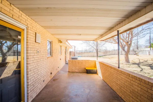 $199,000 | 73 Houston Road, Tulia, TX 79088
