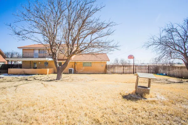 $199,000 | 73 Houston Road, Tulia, TX 79088
