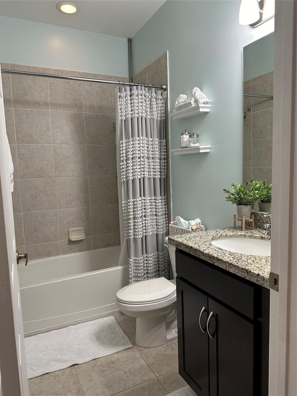 2854 Southwest 119th Road, Unit 2854 Miramar, FL 33025 - Photo 3 of 43 1st Flr Bath