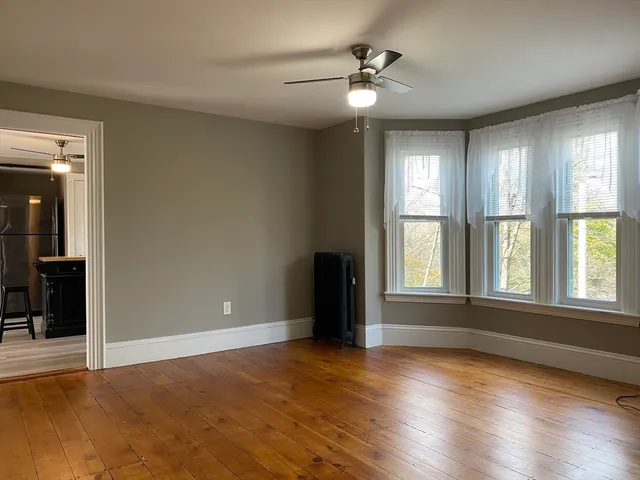 $2,100 | 33 Maple Street, Unit 2, Sterling, MA 01564