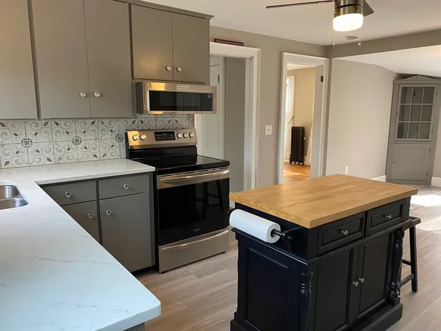 $2,100 | 33 Maple Street, Unit 2, Sterling, MA 01564