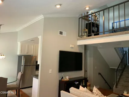 $3,250 | 1345 Alessandro Drive, Newbury Park, CA 91320