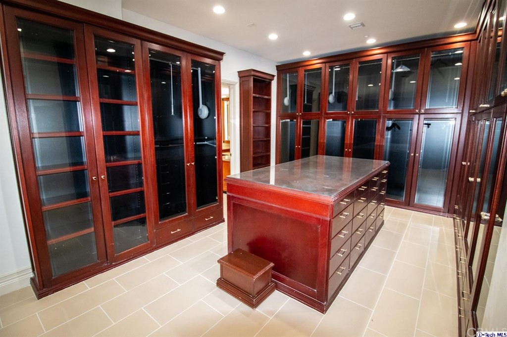 12801 Chalon Road Los Angeles, CA 90049 - Photo 39 of 77