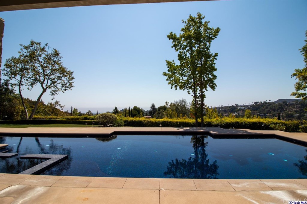 12801 Chalon Road Los Angeles, CA 90049 - Photo 62 of 77