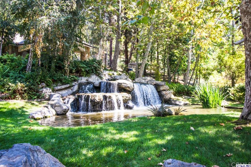 12801 Chalon Road Los Angeles, CA 90049 - Photo 76 of 77