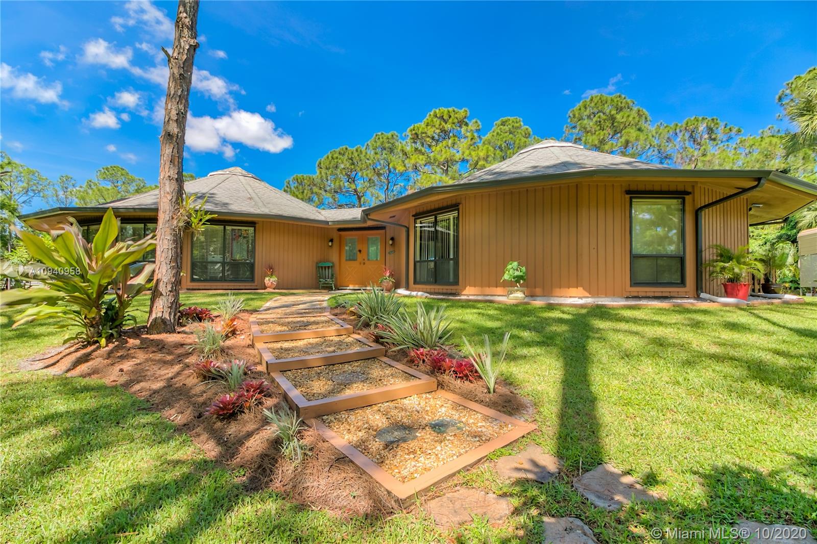 12843 165th Road North Jupiter, FL 33478 - Photo 1 of 38 Gallery Image 1