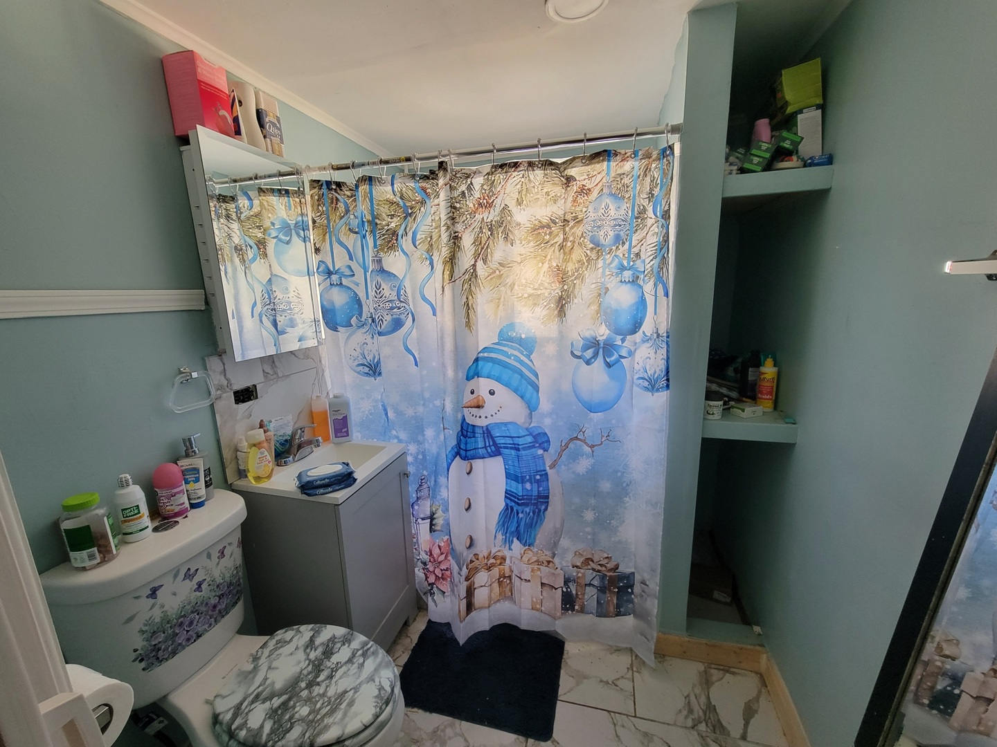 2124 South 3rd Avenue Maywood, IL 60153 - Photo 17 of 26 a room with toys and a wooden floor