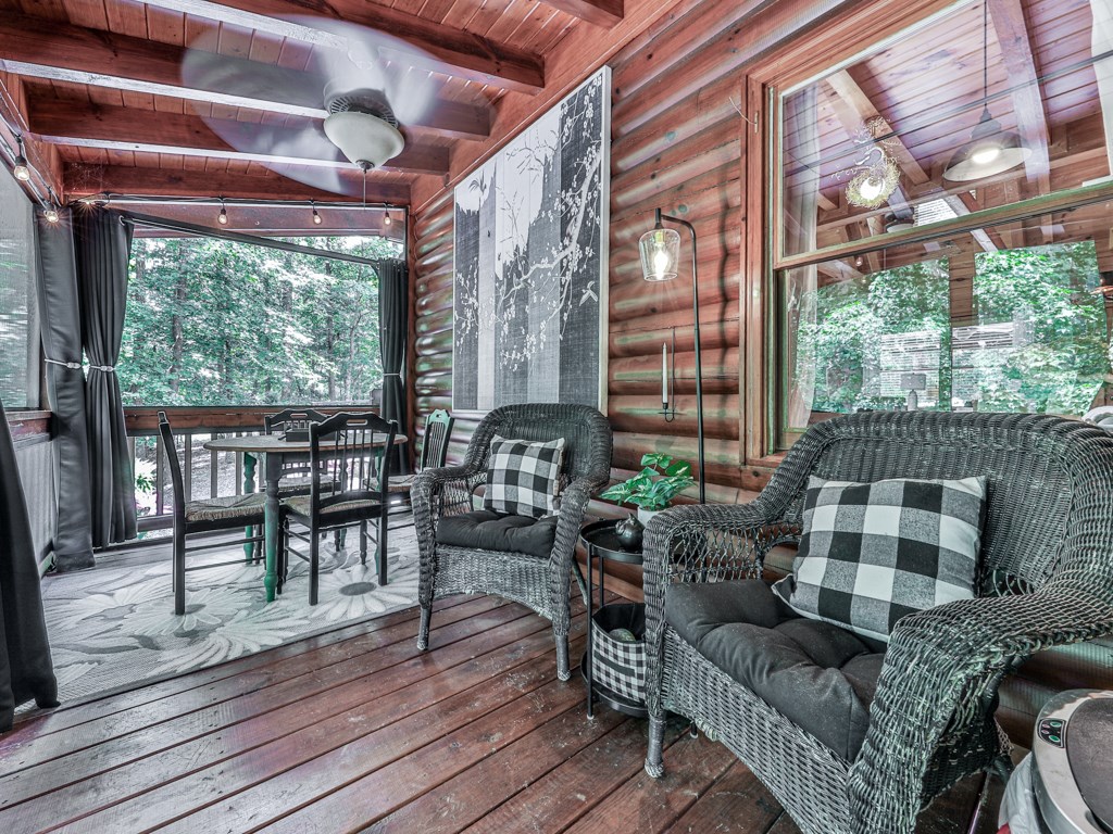 34 Amber Way Morganton, GA 30560 - Photo 28 of 39 a living room with furniture and a large window