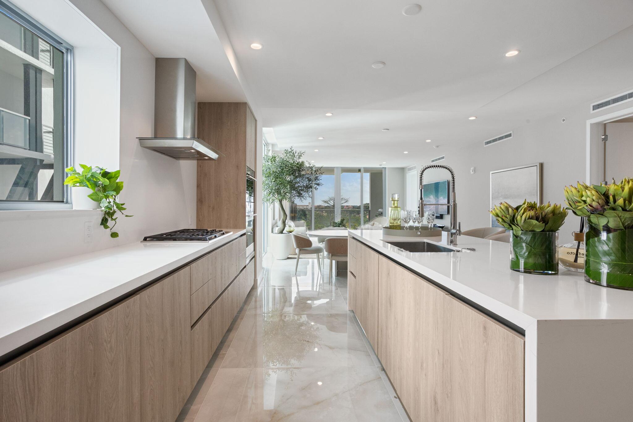 475 East Royal Palm Road, Unit 605 Boca Raton, FL 33432 - Photo 14 of 62 KITCHEN