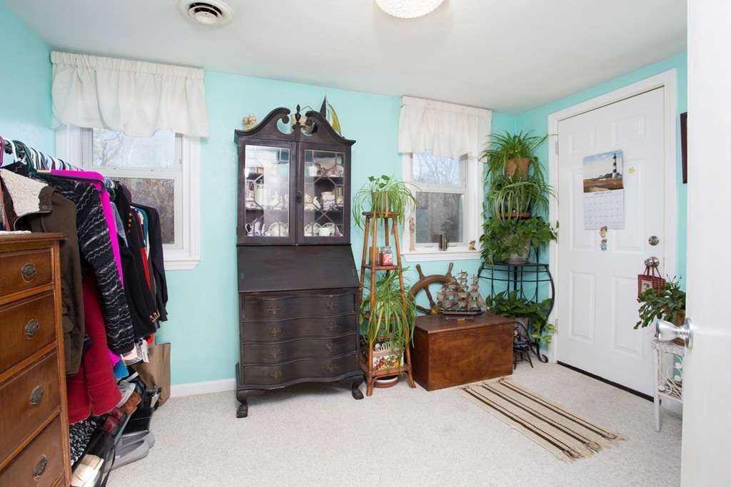 39 Manomet Point Road Plymouth, MA 02360 - Photo 7 of 12 Gallery Image 7