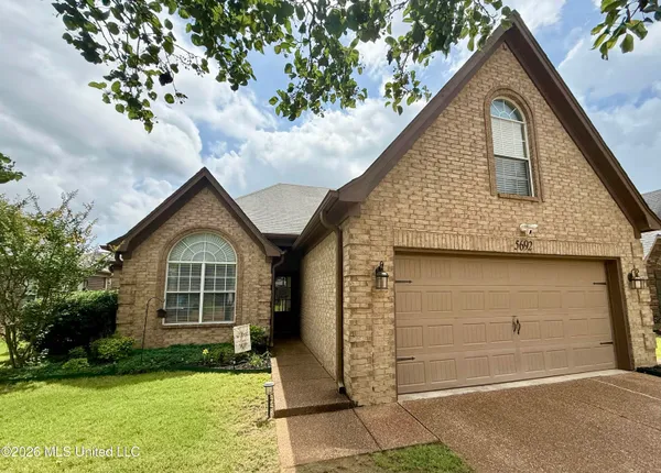 $318,000 | 5692 Bedford Loop East, Southaven, MS 38672