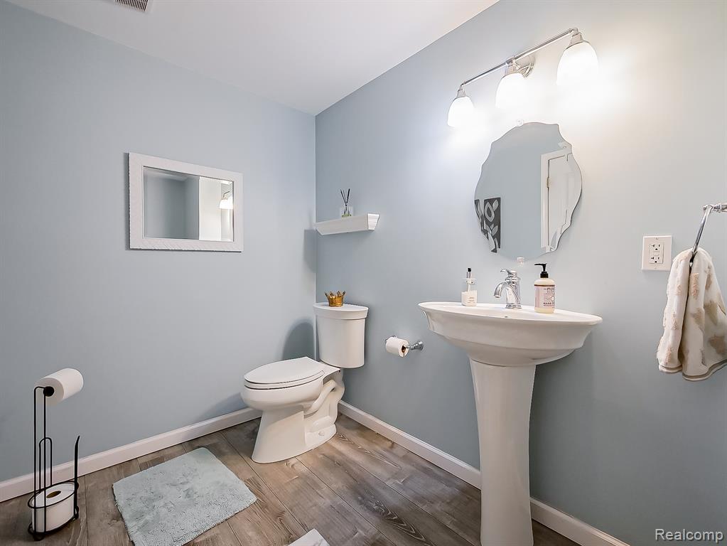 37159 Howard Road Farmington Hills, MI 48331 - Photo 23 of 31