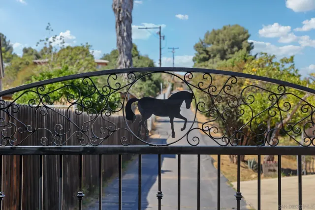 $1,199,000 | 974 Via Hillview, Fallbrook, CA 92028